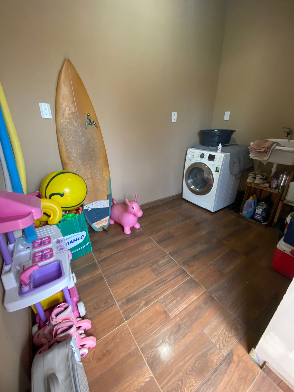 Casa no Bairro Salinas com Piscina