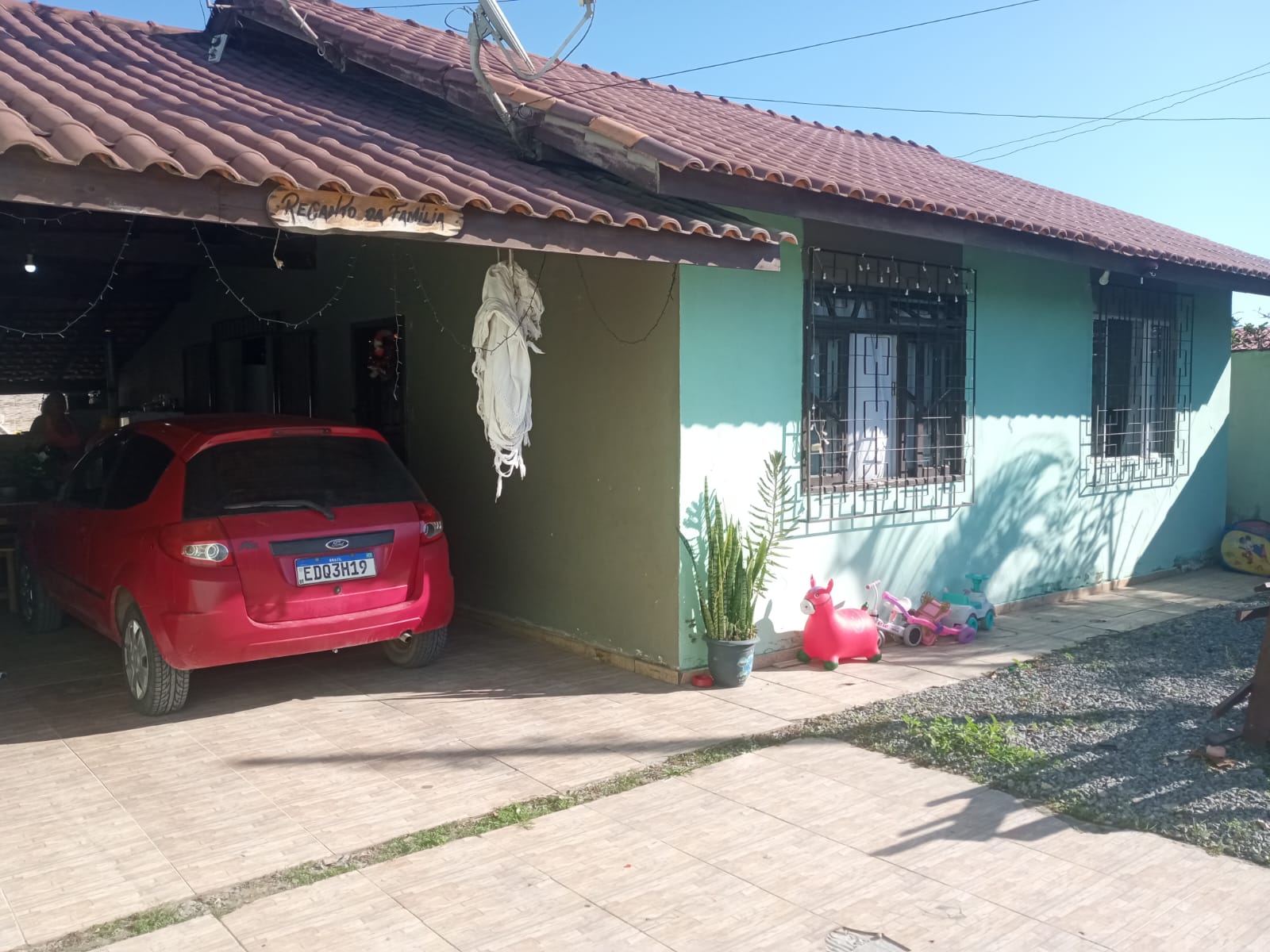 Casa no Bairro Costeira-Com Piscina-Região da Lagoa