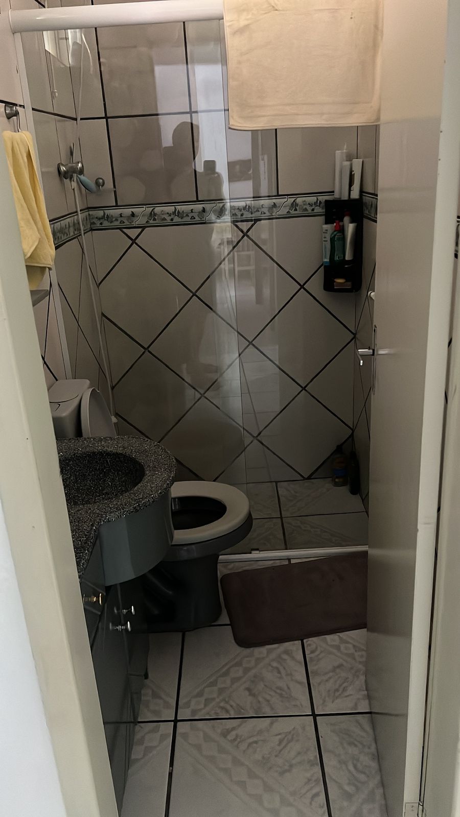 Casa no Bairro Costeira -Estilo Chalé- Av  Principal