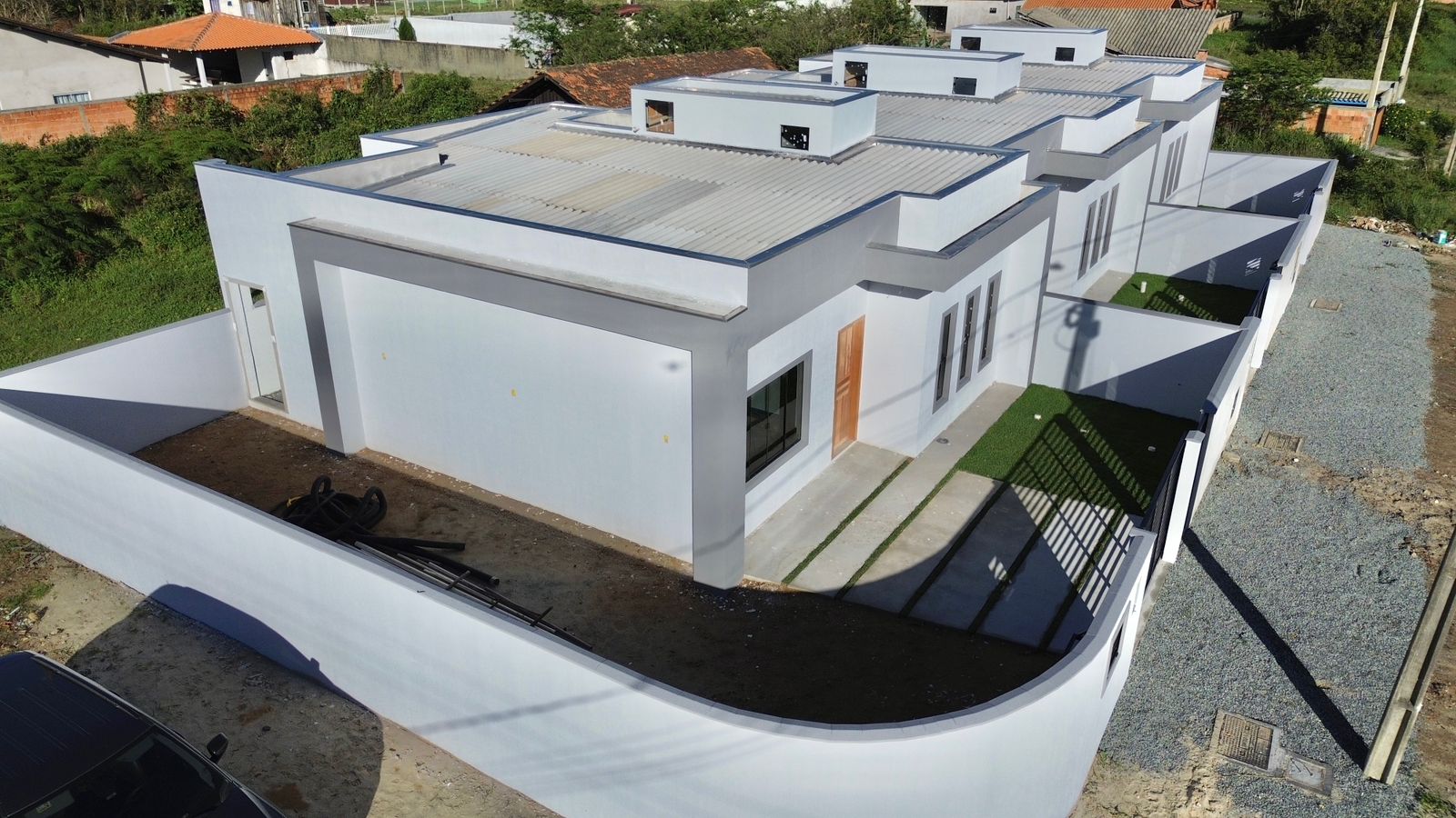 CASA  GEMINADA AVERBADA NA PRAIA COM SUÍTE