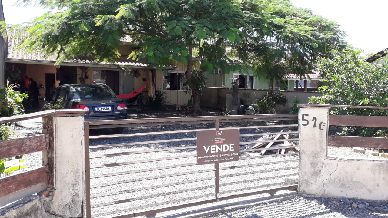 Casa de Madeira  Centro de Balneario Barra do Sul