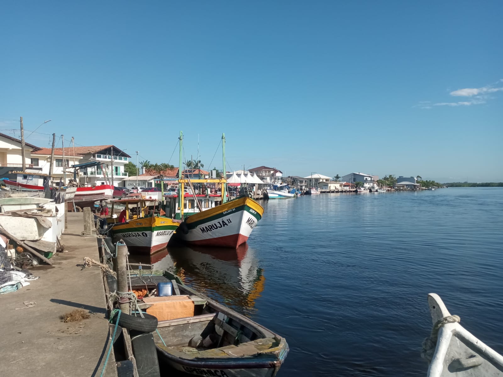 Sobrado no Centro-Balneário Barra do Sul-SC