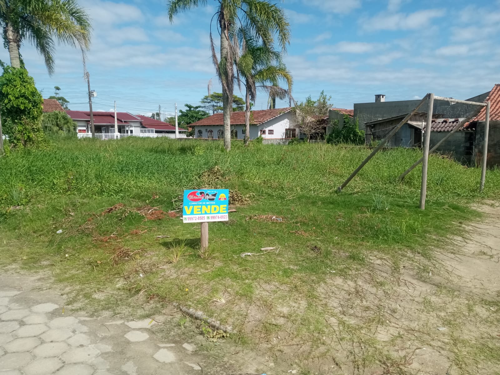 Terreno no Bairro Costeira-Região da Lagoa- 250 metros-Balneário Barra do Sul