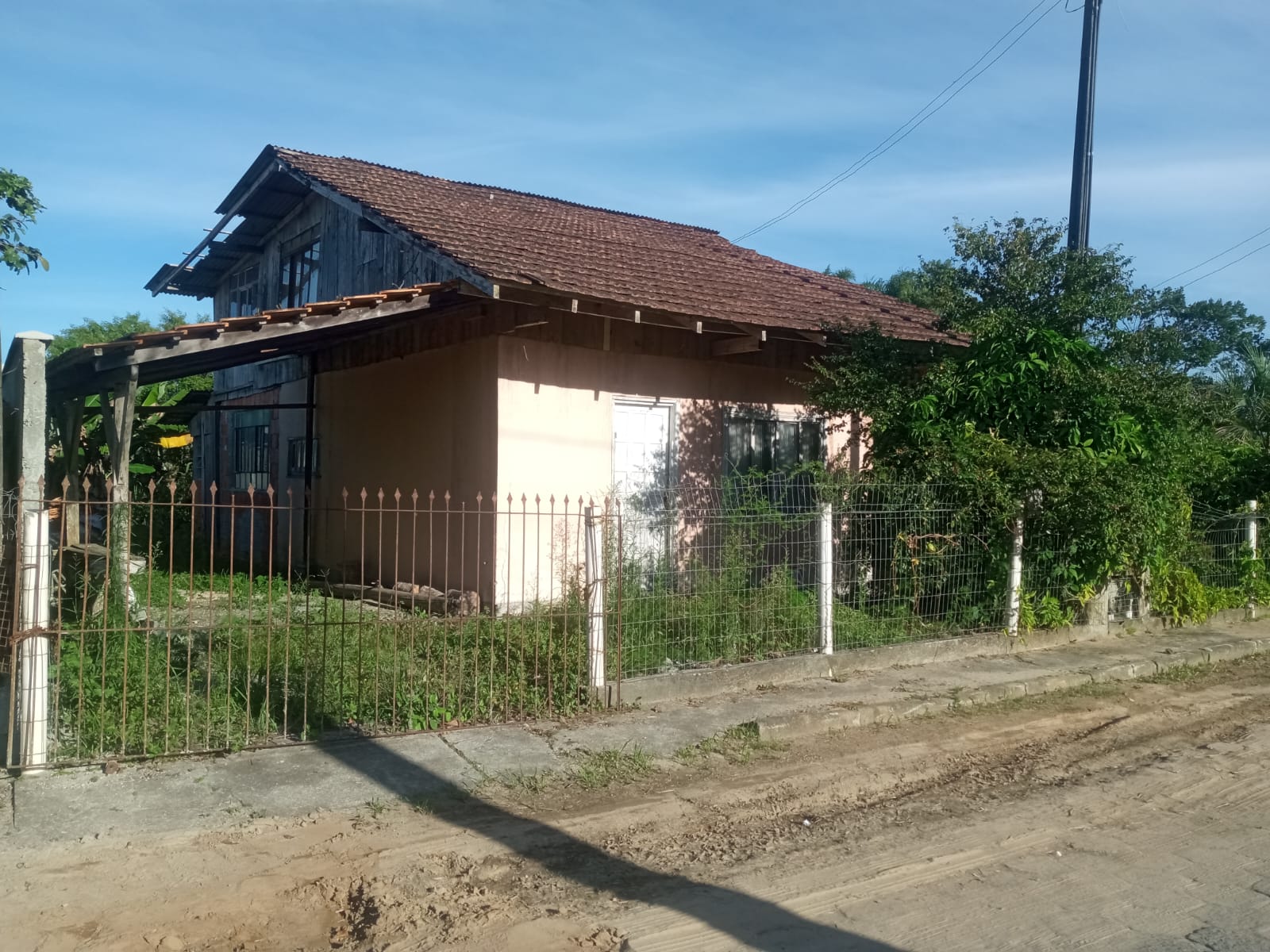 Casa no Bairro Costeira-Região da Lagoa-Balneário Barra do Sul