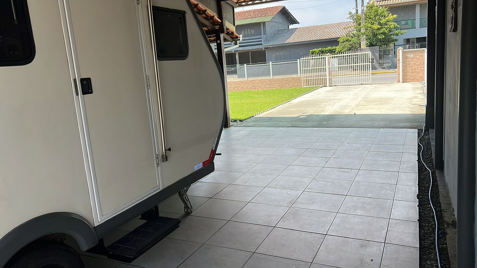 Casa no Bairro Costeira -Estilo Chalé- Av  Principal