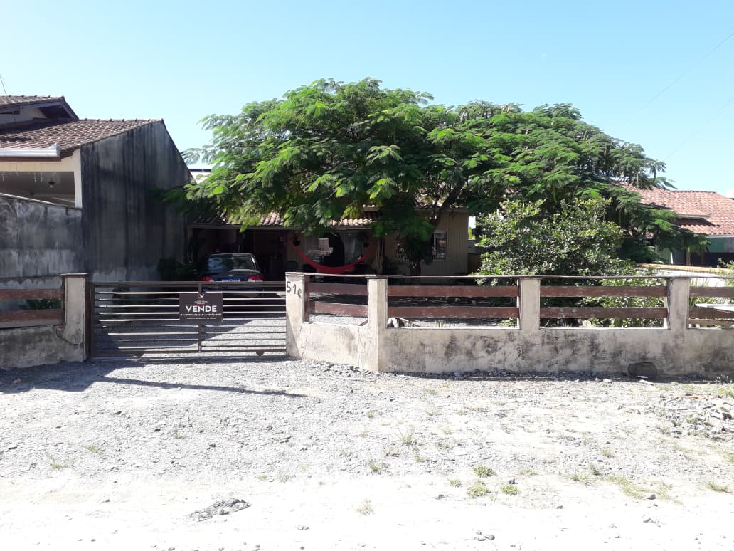 Casa de Madeira  Centro de Balneario Barra do Sul