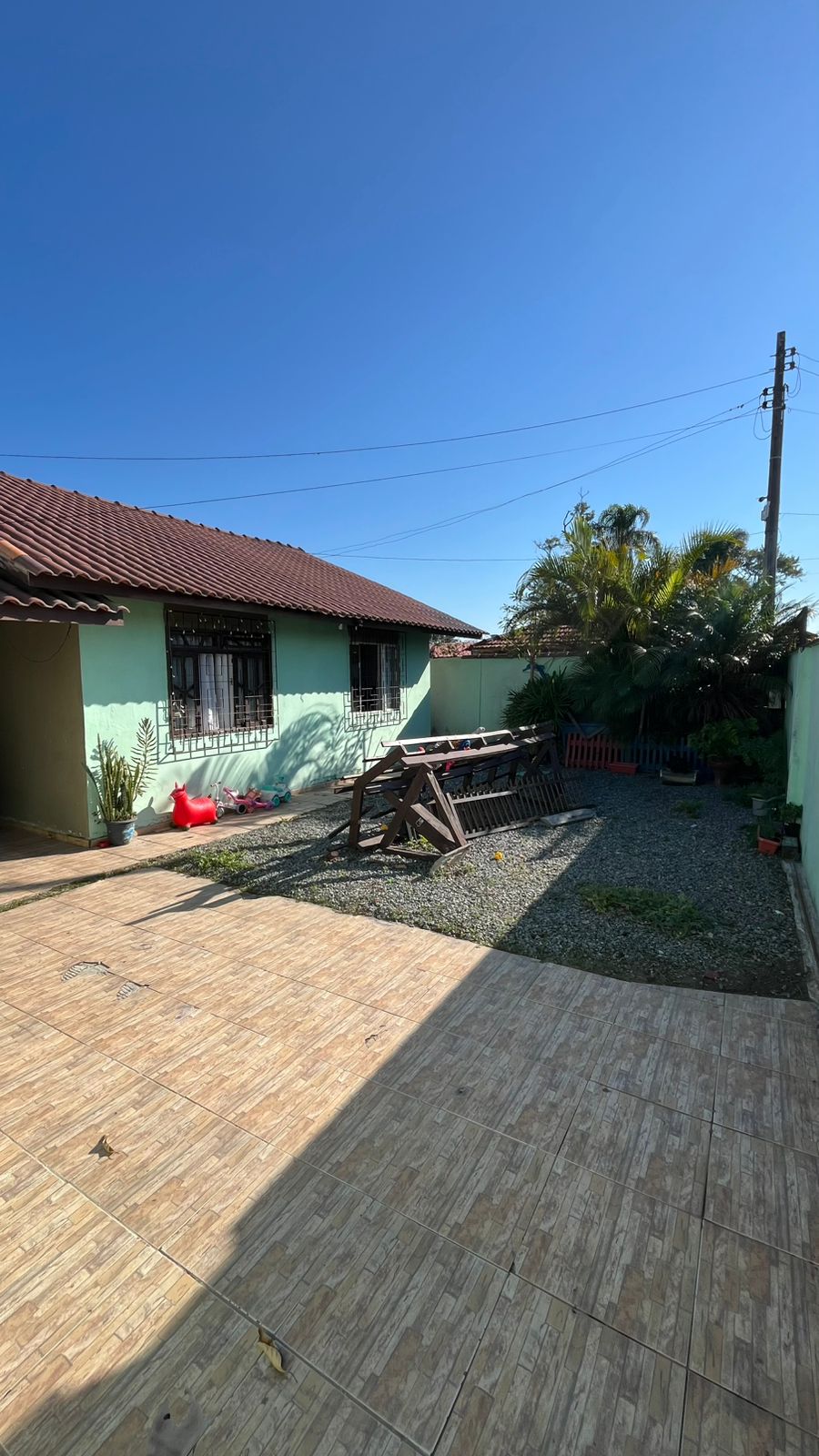 Casa no Bairro Costeira-Com Piscina-Região da Lagoa